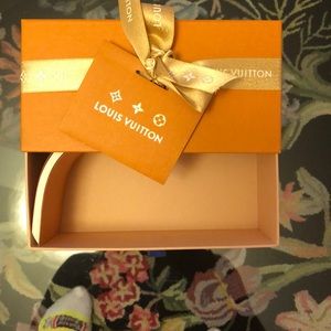 Luis Vuitton original sunglasses box